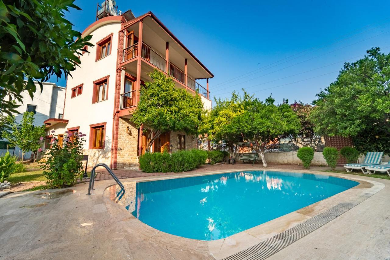 Mavi Deniz Kemer